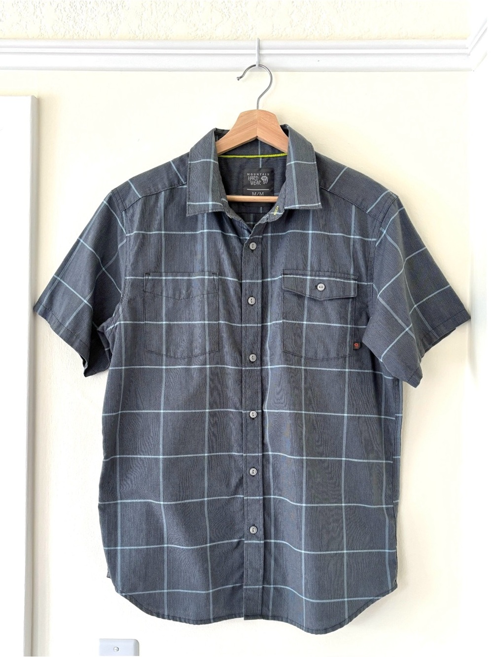 Mountain Hardwear blue grey gray plaid short sleeve button front shirt